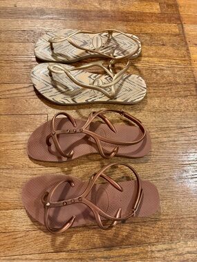 Havaianas Metallic Gold and Bronze Women's Sandals - set of 2